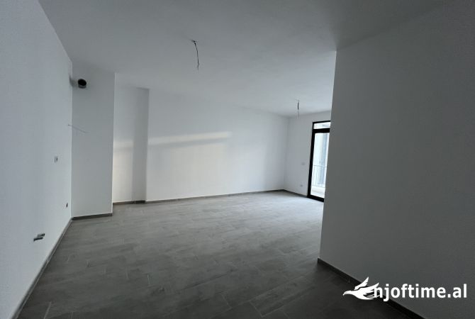 Shtepi me qera 2+1 ne Tirane - 400 Euro