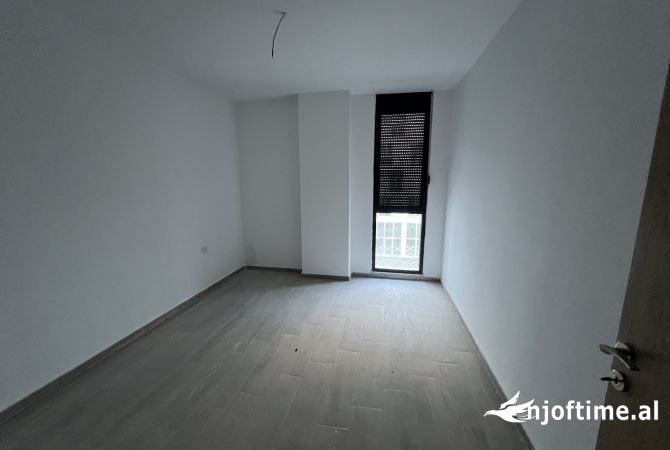 Shtepi me qera Apartament ne Tirane, 2+1, Mobilimi Bosh, pa mobiluar, Pagesa 400  Euro.