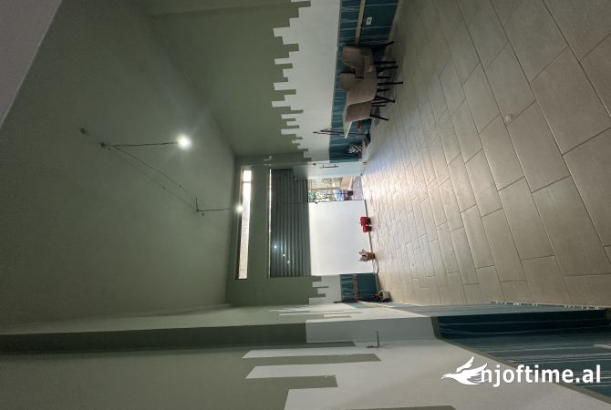 Ambient biznesi me qera 1+1 ne Tirane - 300 Euro