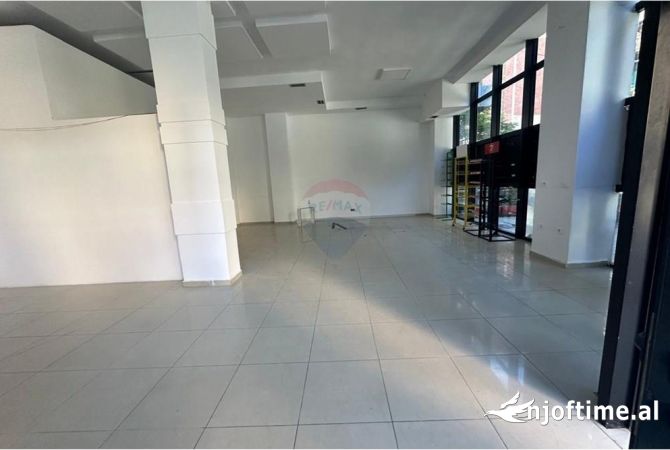 Ambient biznesi me qera 1+1 ne Tirane - 85,000 Leke