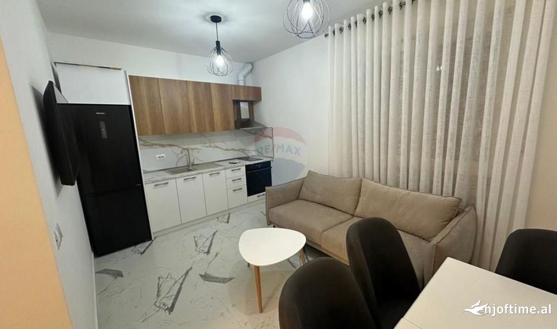 Shtepi me qera Apartament ne Tirane, 2+1, Mobilimi E mobiluar, Pagesa 750  Euro.