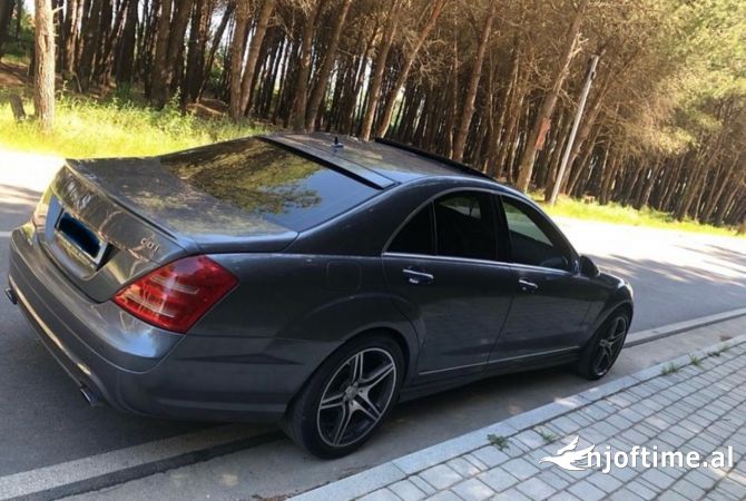 Makina ne shitje ne Tirane - 6,800 Euro