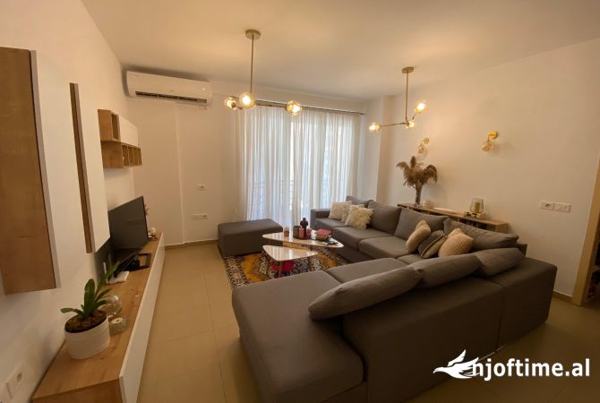 Shtepi me qera 2+1 ne Tirane - 55,000 Leke