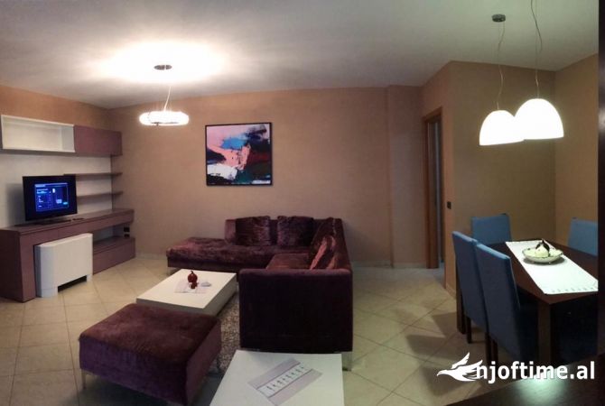 Shtepi me qera 3+1 ne Tirane - 1,200 Euro