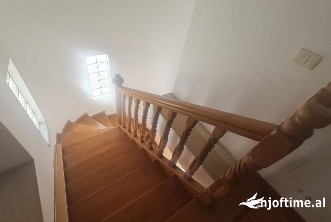 Shtepi ne shitje 2+1 ne Tirane - 215,000 Euro