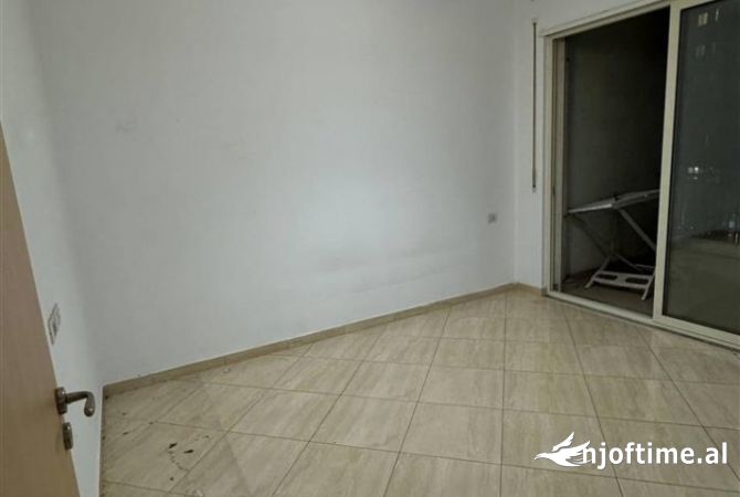 Shtepi me qera 2+1 ne Tirane - 45,000 Leke