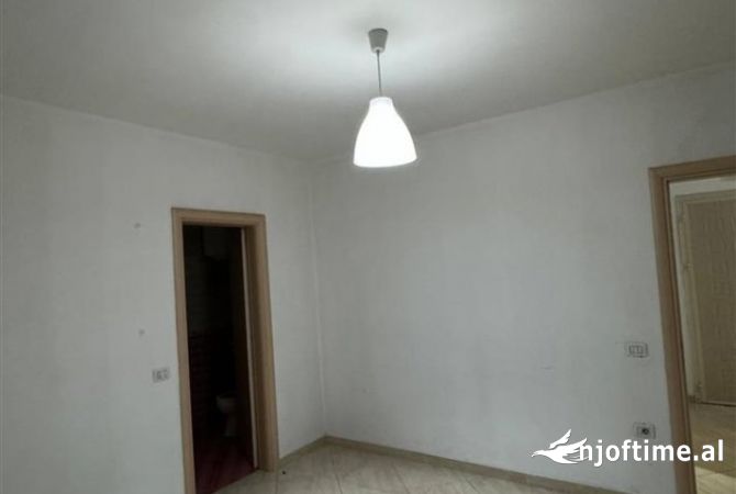 Shtepi me qera 2+1 ne Tirane - 45,000 Leke