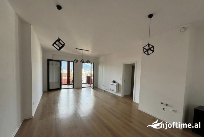 Shtepi me qera 3+1 ne Tirane - 1,500 Euro