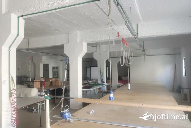 Ambient biznesi me qera 4+1 ne Tirane - 2,850 Euro