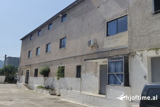 Ambient biznesi me qera 4+1 ne Tirane - 2,850 Euro