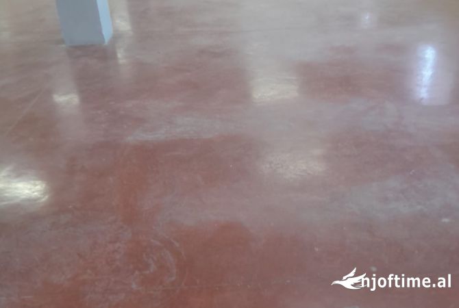 Ambient biznesi me qera 4+1 ne Tirane - 1,500 Euro