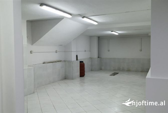 Ambient biznesi me qera 1+1 ne Tirane - 35,000 Leke