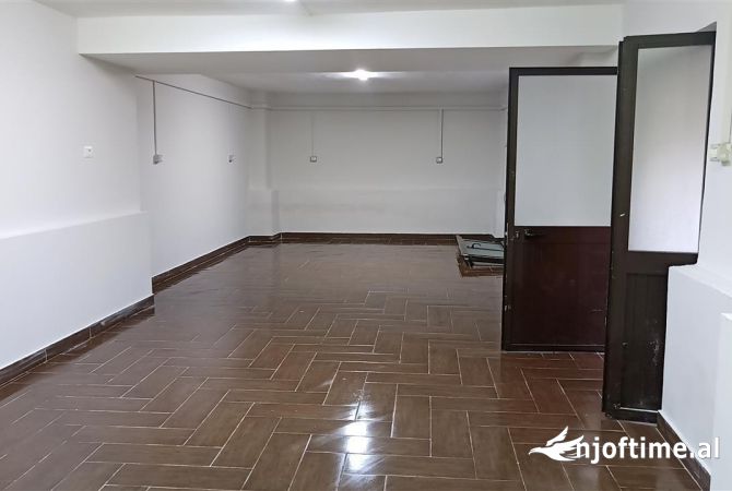 Ambient biznesi me qera 1+1 ne Tirane - 35,000 Leke