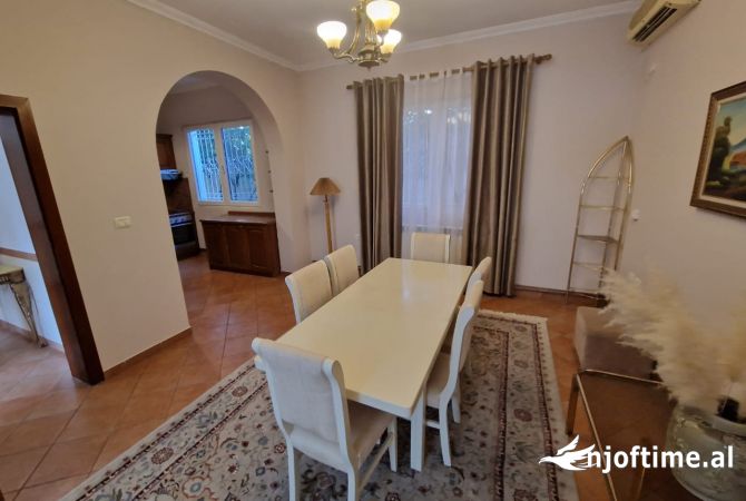 Shtepi me qera 5+1 ne Tirane - 2,000 Euro