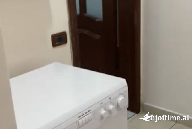 Shtepi me qera Shtepi Private ne Tirane, 2+1, Mobilimi E mobiluar, Pagesa 500  Euro.