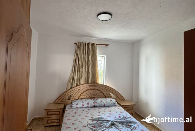 Shtepi me qera Shtepi Private ne Tirane, 3+1, Mobilimi E mobiluar, Pagesa 55,000  Leke.