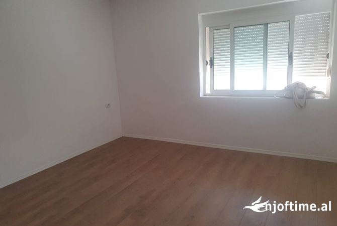 Shtepi ne shitje 2+1 ne Tirane - 140,000 Euro