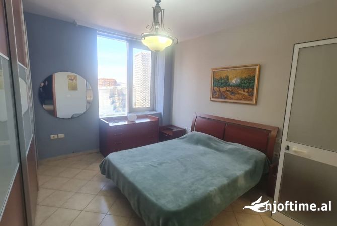 Shtepi me qera Apartament ne Tirane, 2+1, Mobilimi E mobiluar, Pagesa 1,100  Euro.