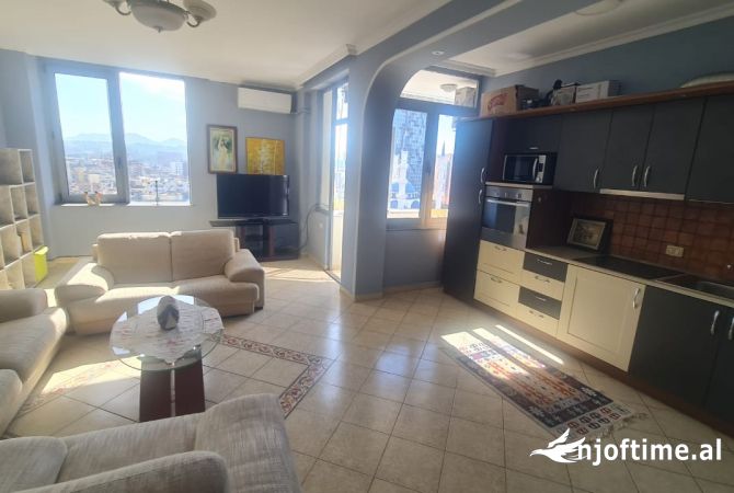 Shtepi me qera 2+1 ne Tirane - 1,100 Euro