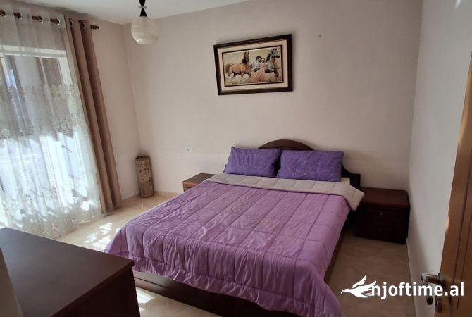 Shtepi me qera Apartament ne Tirane, 1+1, Mobilimi E mobiluar, Pagesa 45,000  Leke.