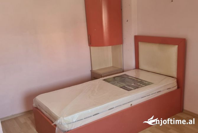 Shtepi me qera Apartament ne Tirane, 2+1, Mobilimi E mobiluar, Pagesa 600  Euro.