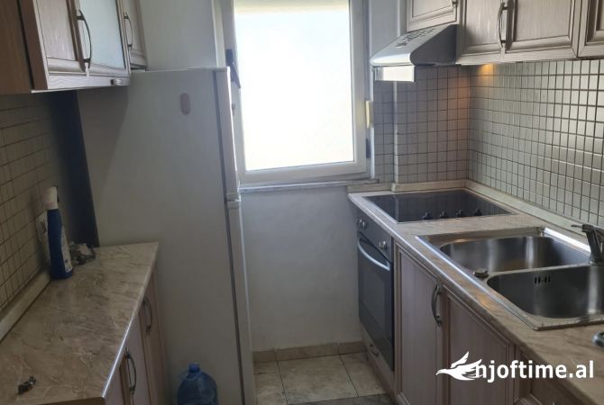 Shtepi me qera Apartament ne Tirane, 2+1, Mobilimi E mobiluar, Pagesa 600  Euro.