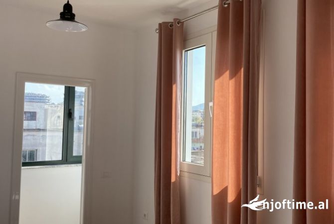 Shtepi me qera Apartament ne Tirane, 1+1, Mobilimi E mobiluar, Pagesa 50,000  Leke.