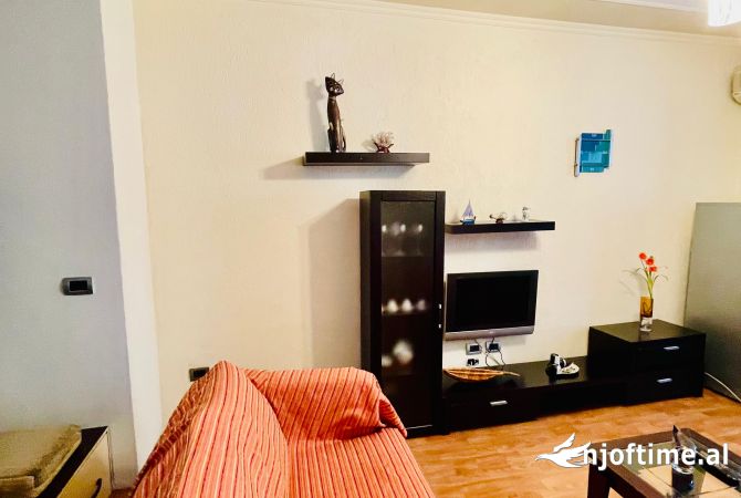 Shtepi me qera 1+1 ne Tirane - 55,000 Leke