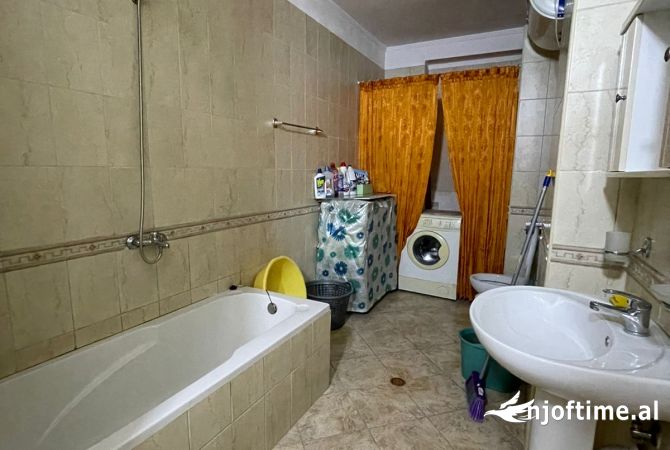 Shtepi me qera Apartament ne Tirane, 2+1, Mobilimi E mobiluar, Pagesa 650  Euro.