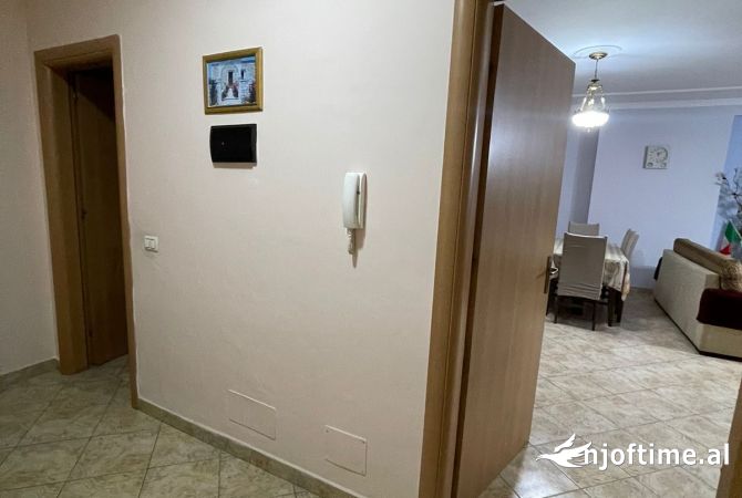 Shtepi me qera 2+1 ne Tirane - 650 Euro