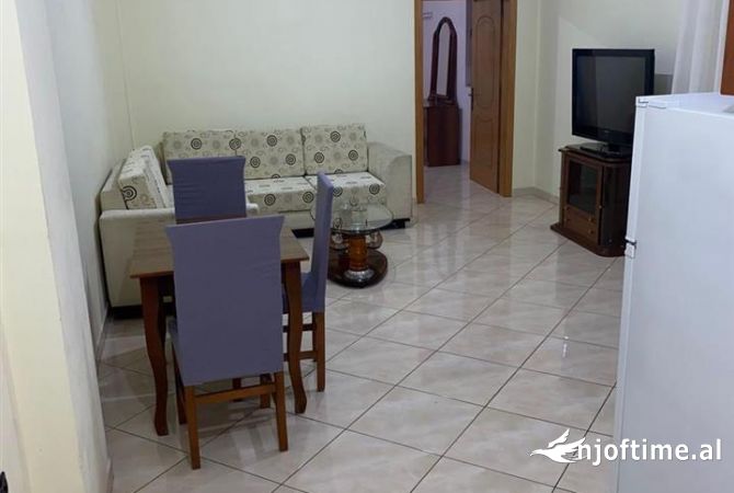 Shtepi me qera 1+1 ne Tirane - 35,000 Leke