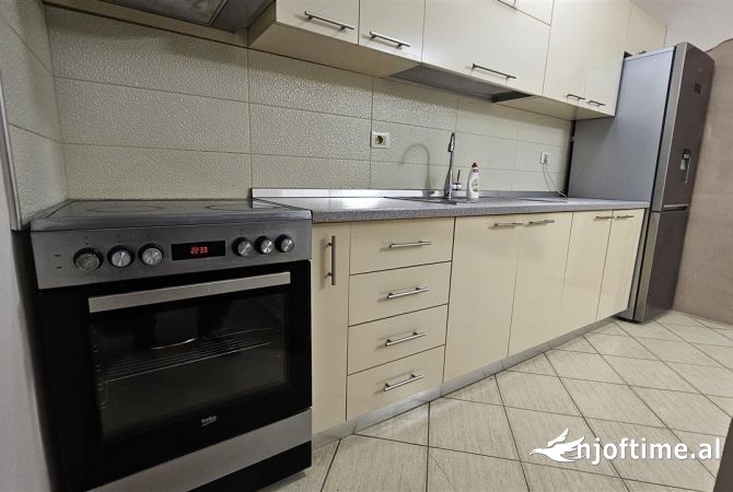Shtepi me qera Apartament ne Tirane, 2+1, Mobilimi E mobiluar, Pagesa 550  Euro.