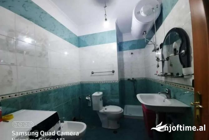 Shtepi me qera Apartament ne Tirane, 3+1, Mobilimi E mobiluar, Pagesa 800  Euro.