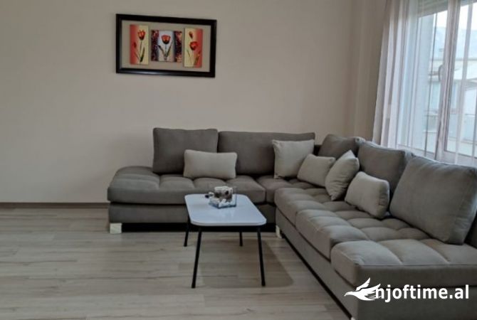 Shtepi me qera 2+1 ne Tirane - 650 Euro