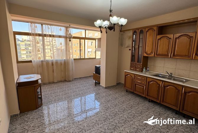 Shtepi me qera 2+1 ne Tirane - 65,000 Leke