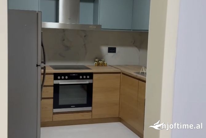 Shtepi me qera 2+1 ne Tirane - 800 Euro