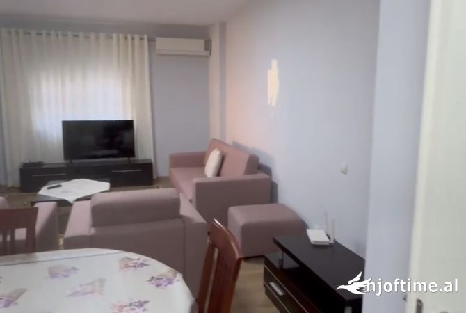 Shtepi me qera 2+1 ne Tirane - 800 Euro