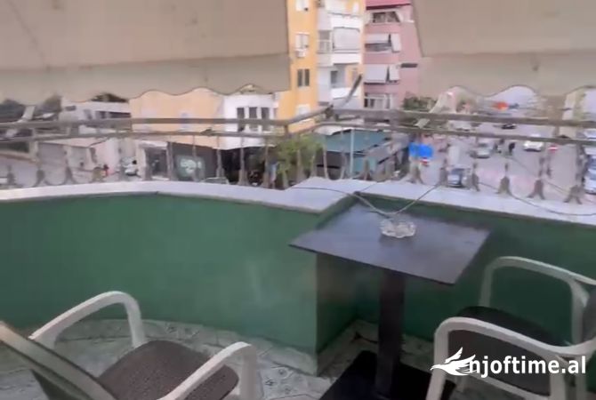 Shtepi me qera Apartament ne Tirane, 2+1, Mobilimi E mobiluar, Pagesa 800  Euro.