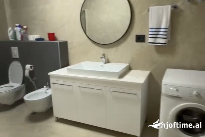 Shtepi me qera Apartament ne Tirane, 2+1, Mobilimi E mobiluar, Pagesa 800  Euro.