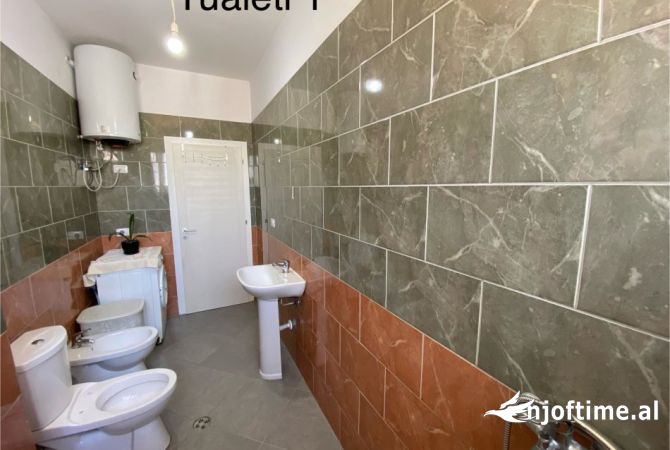 Shtepi ne shitje Apartament ne Tirane, 2+1, Mobilimi E mobiluar, Pagesa 15,500,000  Leke.