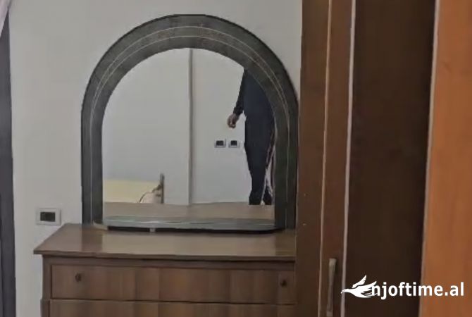 Shtepi me qera Apartament ne Tirane, 2+1, Mobilimi E mobiluar, Pagesa 38,000  Leke.