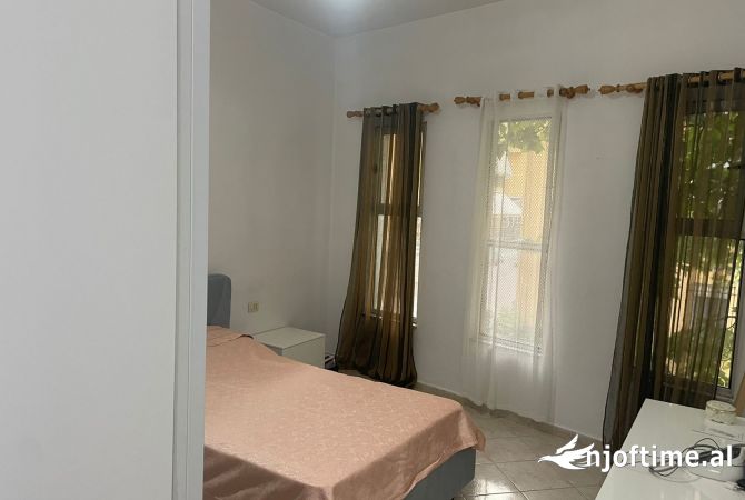 Shtepi me qera Apartament ne Tirane, 2+1, Mobilimi E mobiluar, Pagesa 50,000  Leke.