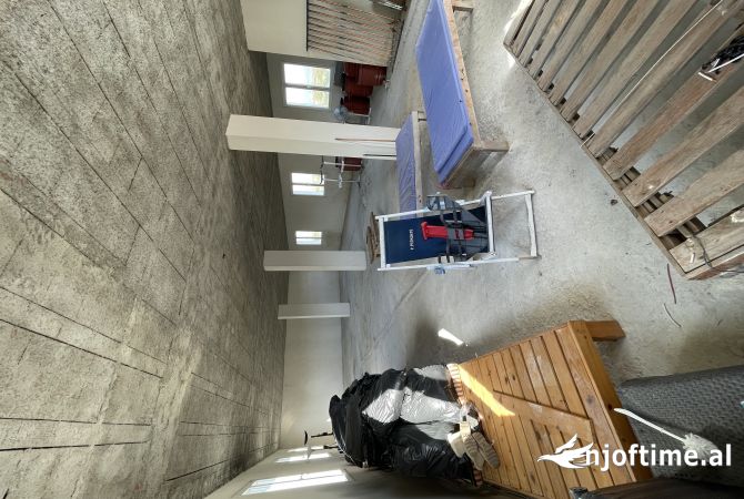 Shtepi ne shitje Shtepi Private ne Durres, 3+1, Mobilimi Pjeserisht e mobiluar, Pagesa 390,000  Euro.