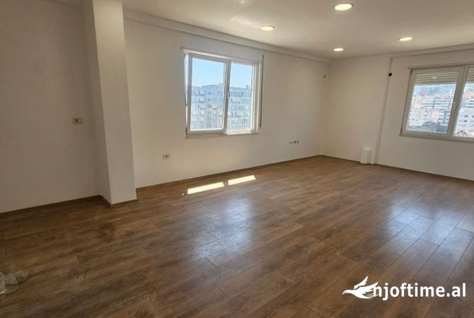 Shtepi ne shitje Apartament ne Tirane, 2+1, Mobilimi E mobiluar, Pagesa 250,000  Euro.