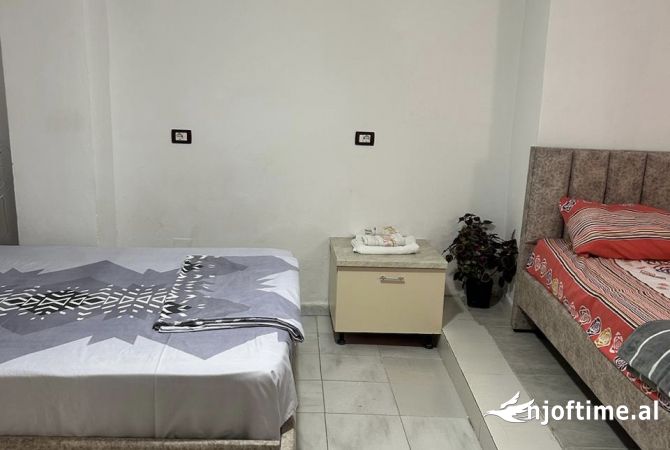Shtepi me qera 1+1 ne Tirane - 50,000 Leke