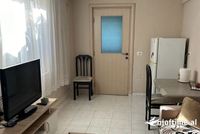 Shtepi me qera 1+1 ne Tirane - 50,000 Leke