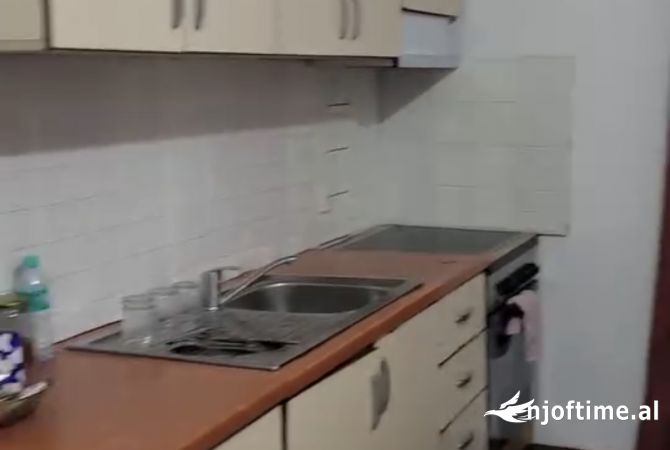 Shtepi me qera 1+1 ne Tirane - 40,000 Leke