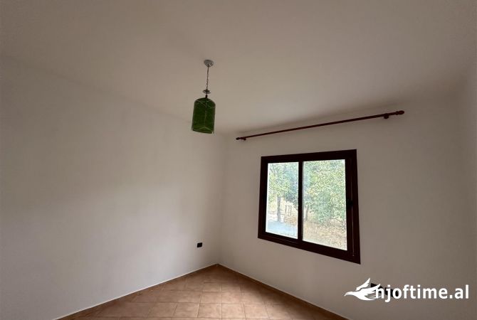 Shtepi me qera 2+1 ne Tirane - 35,000 Leke