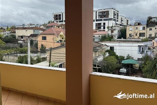 Shtepi me qera 2+1 ne Tirane - 35,000 Leke