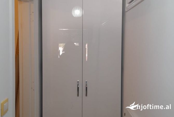 Shtepi me qera Apartament ne Tirane, 2+1, Mobilimi E mobiluar, Pagesa 65,000  Leke.